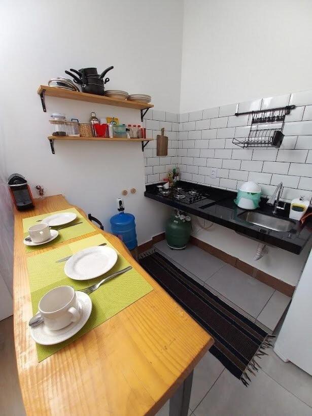 Casinha aconchegante no centro de Bonito I TV, ar-condicionado, bicicletas, rede, cozinha e Wi-fi 20mb Villa Esterno foto