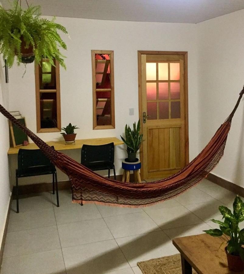 Casinha aconchegante no centro de Bonito I TV, ar-condicionado, bicicletas, rede, cozinha e Wi-fi 20mb Villa Esterno foto