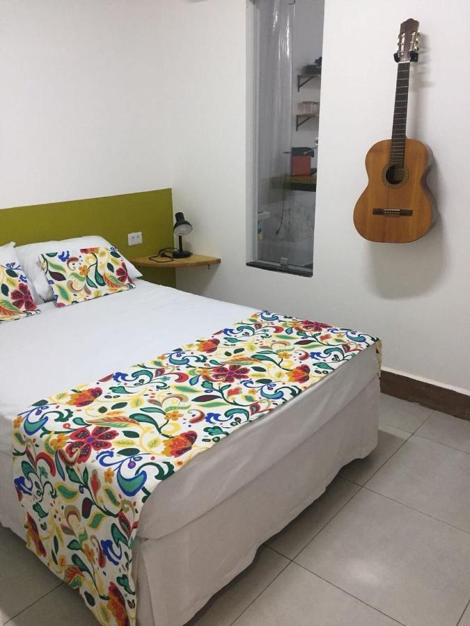 Casinha aconchegante no centro de Bonito I TV, ar-condicionado, bicicletas, rede, cozinha e Wi-fi 20mb Villa Esterno foto