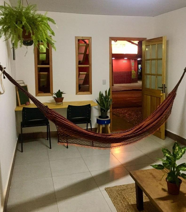 Casinha aconchegante no centro de Bonito I TV, ar-condicionado, bicicletas, rede, cozinha e Wi-fi 20mb Villa Esterno foto